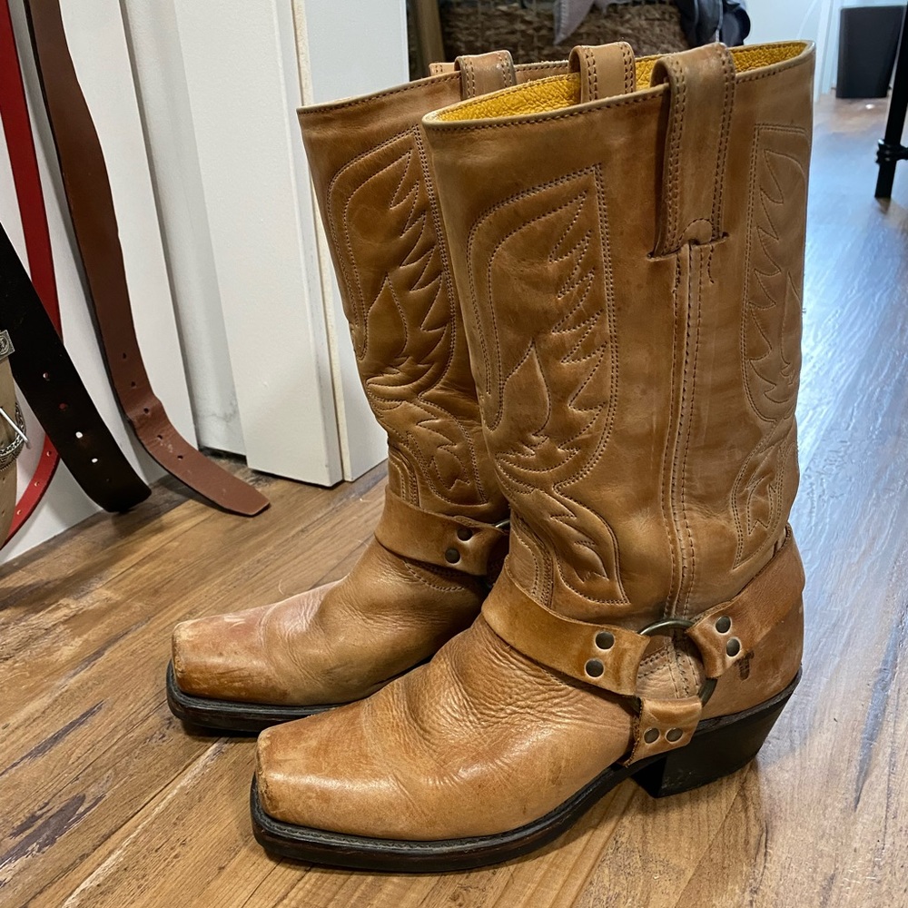 Frye woman’s boots size 9.5